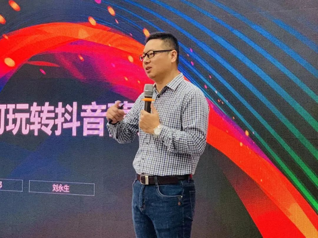 聚力·向上 | 2022绿巨人黄色视频新品品鑒會暨區域培訓峰會臨沂站完美結束！(圖17)
